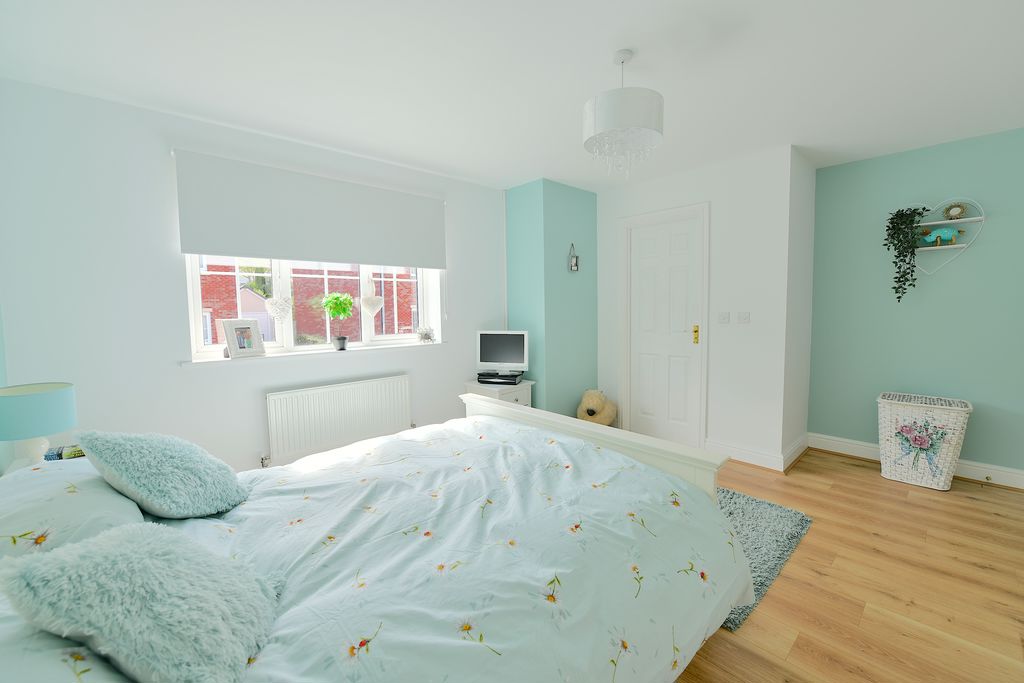 Bedroom- click for photo gallery